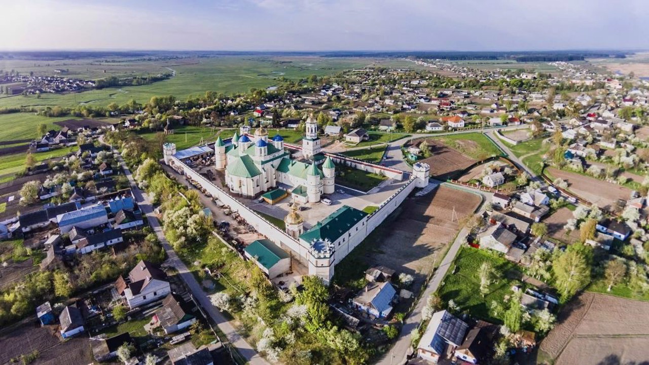 Mezhyrich village