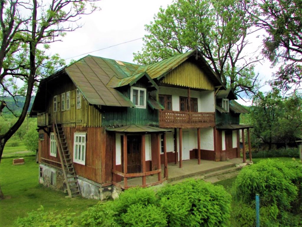 Село Ясениця-Замкова