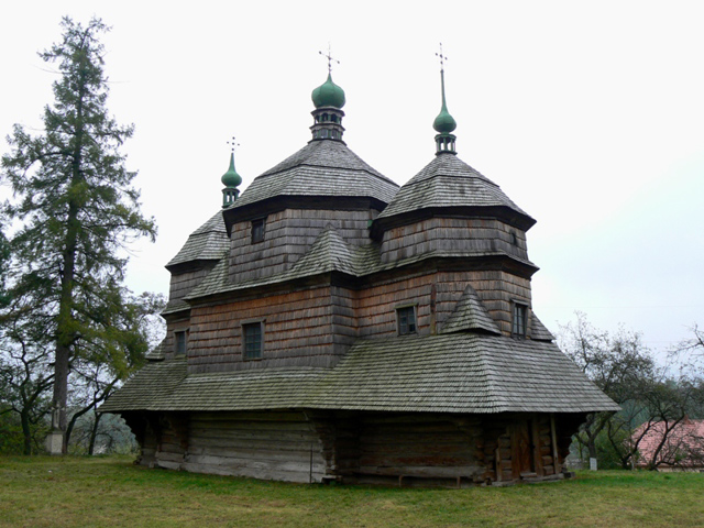 Церква Архістратига Михаїла, Комарно