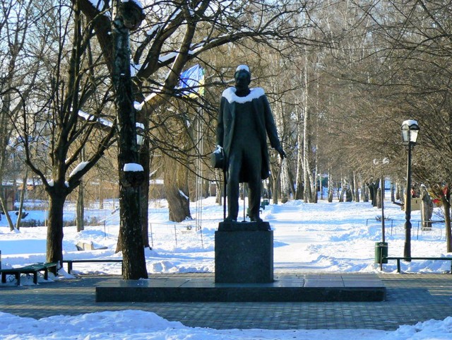 Пам'ятник Чайковському, Тростянець