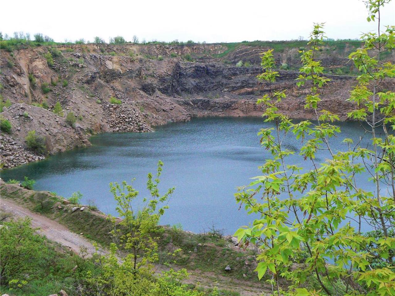 Radon Lake, Myhiia