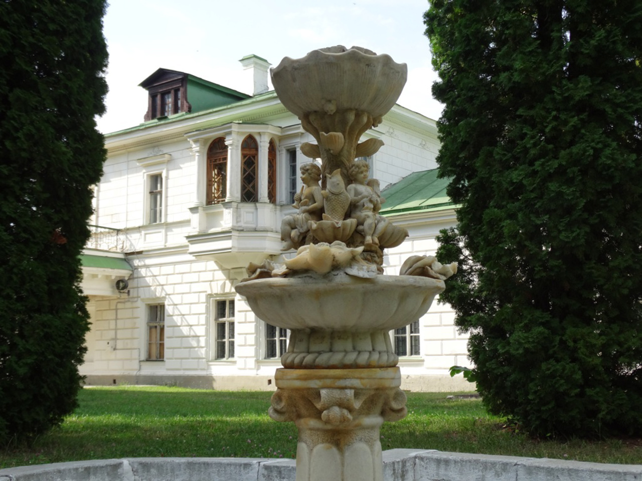 Заповедник Качановка, Дворец Тарновских