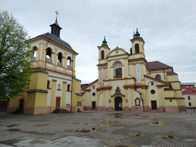 Музей мистецтв Прикарпаття (Колегіальний костел), Івано-Франківськ