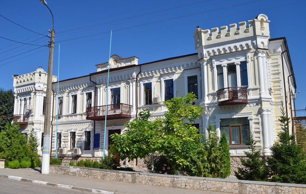 Pokras House, Bohuslav