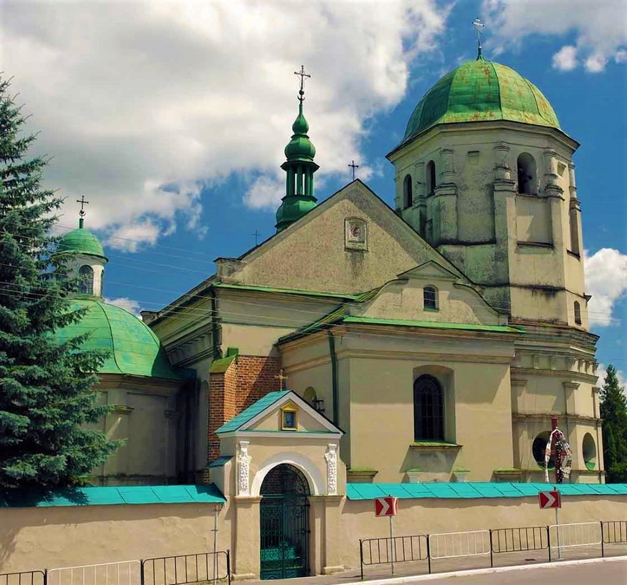 Церква Святої Трійці (Костел), Олесько