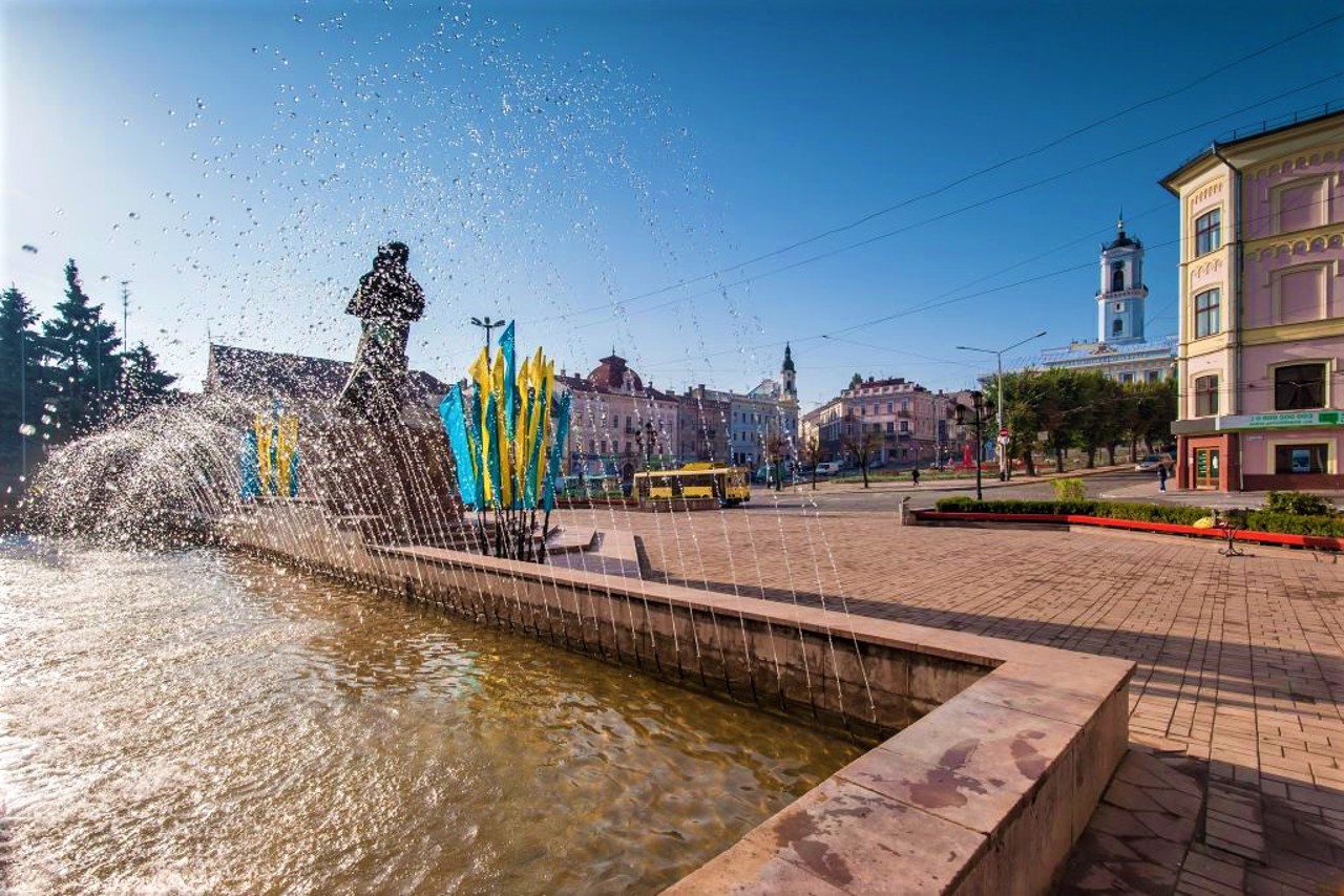 Чернівецька ратуша, Чернівці