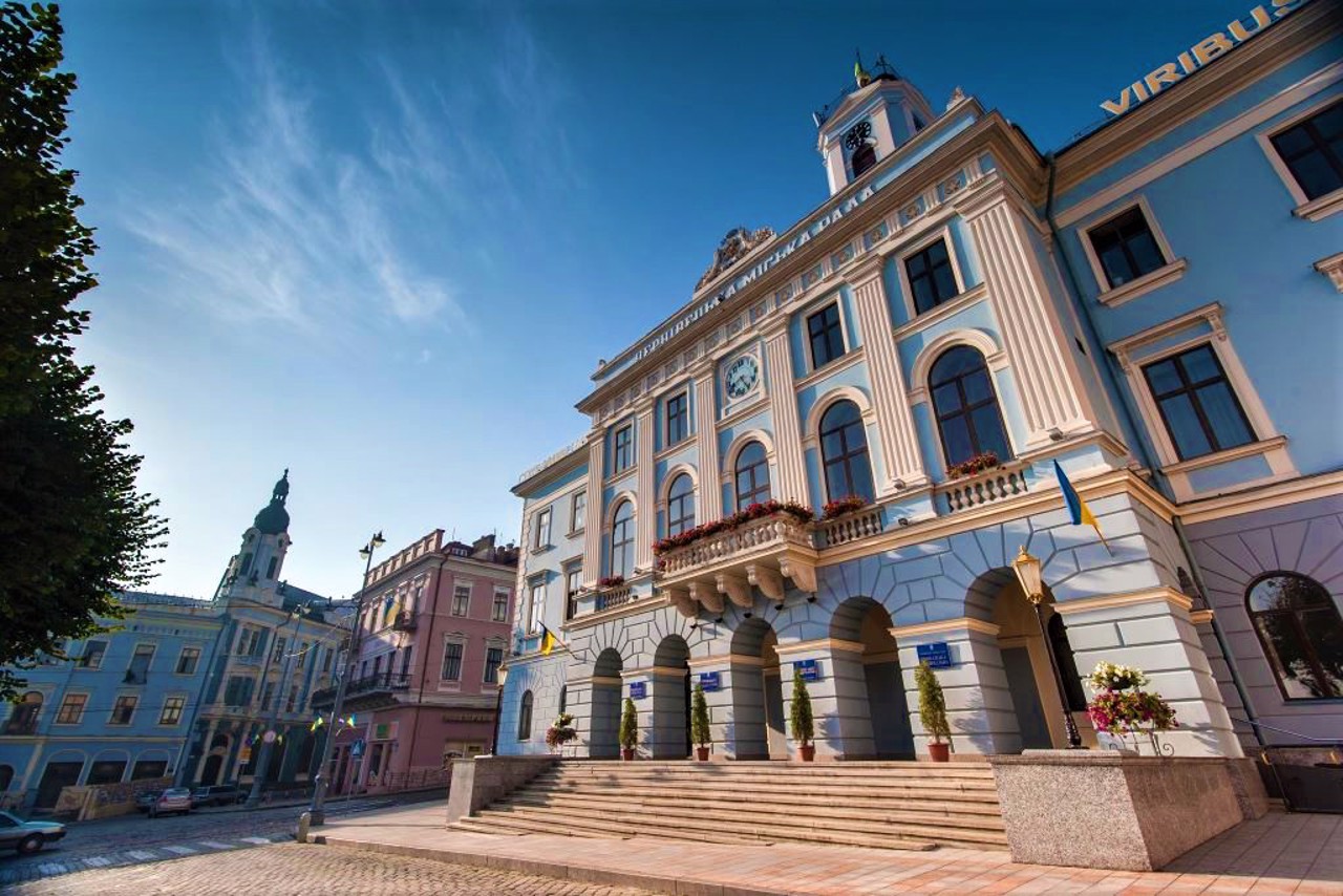 Чернівецька ратуша, Чернівці