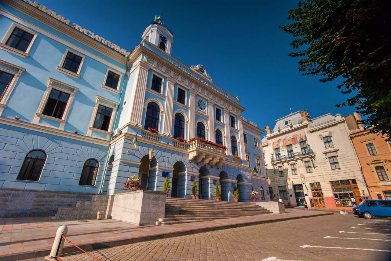 Чернівецька ратуша, Чернівці