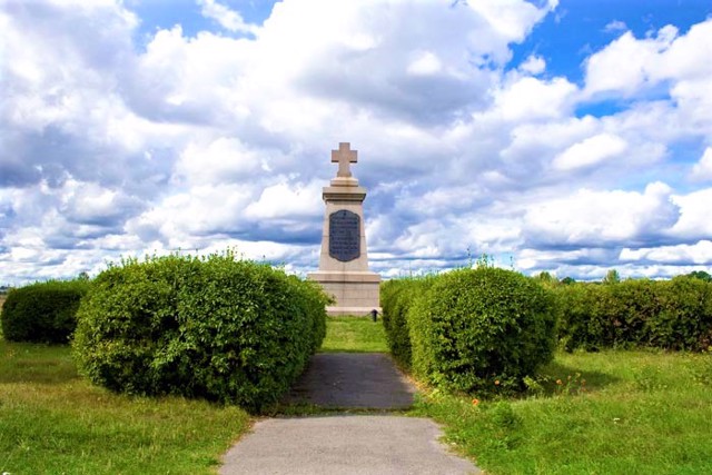 Пам’ятник загиблим шведам від росіян, Полтава