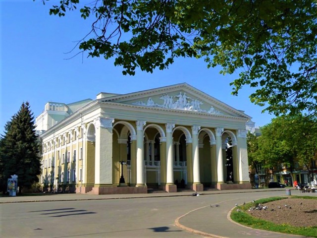Драматичний театр імені Миколи Гоголя, Полтава