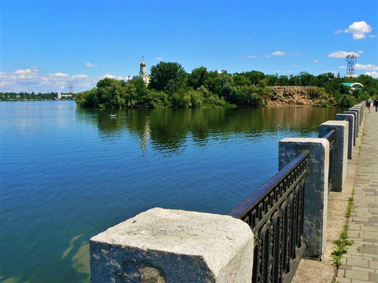 Монастырский остров, Днепр