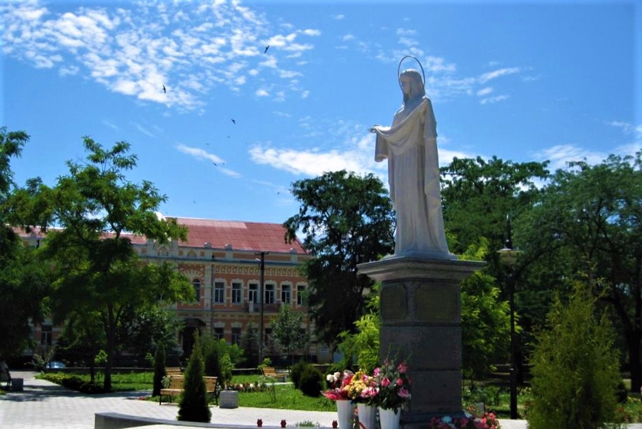 Скульптура Божої Матері, Херсон