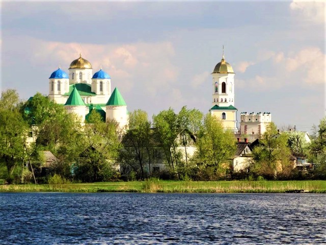 Межиріцький Свято-Троїцький монастир-фортеця, Межиріч