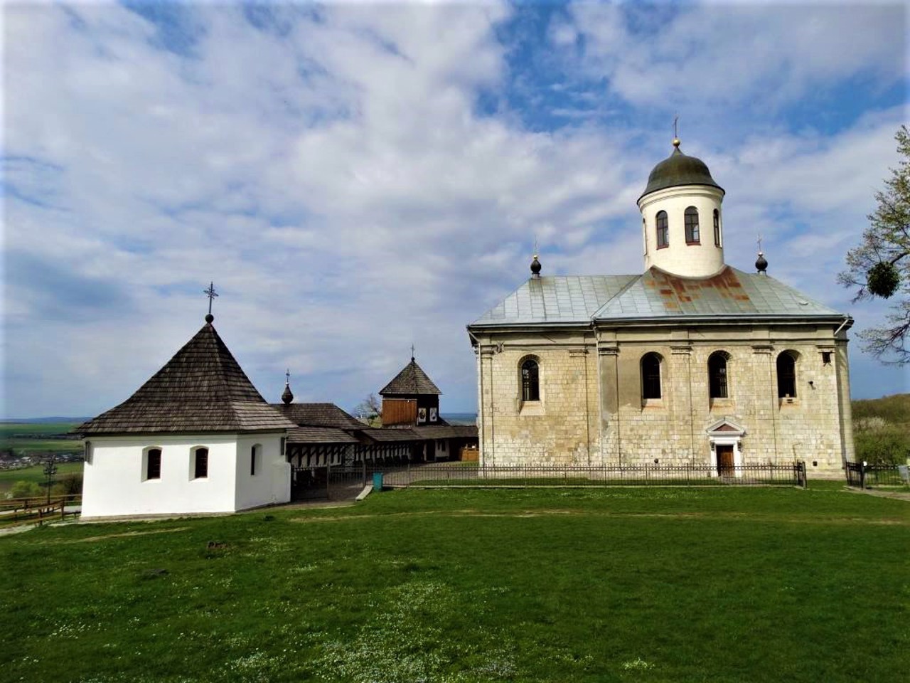 Assumption Church, Krylos