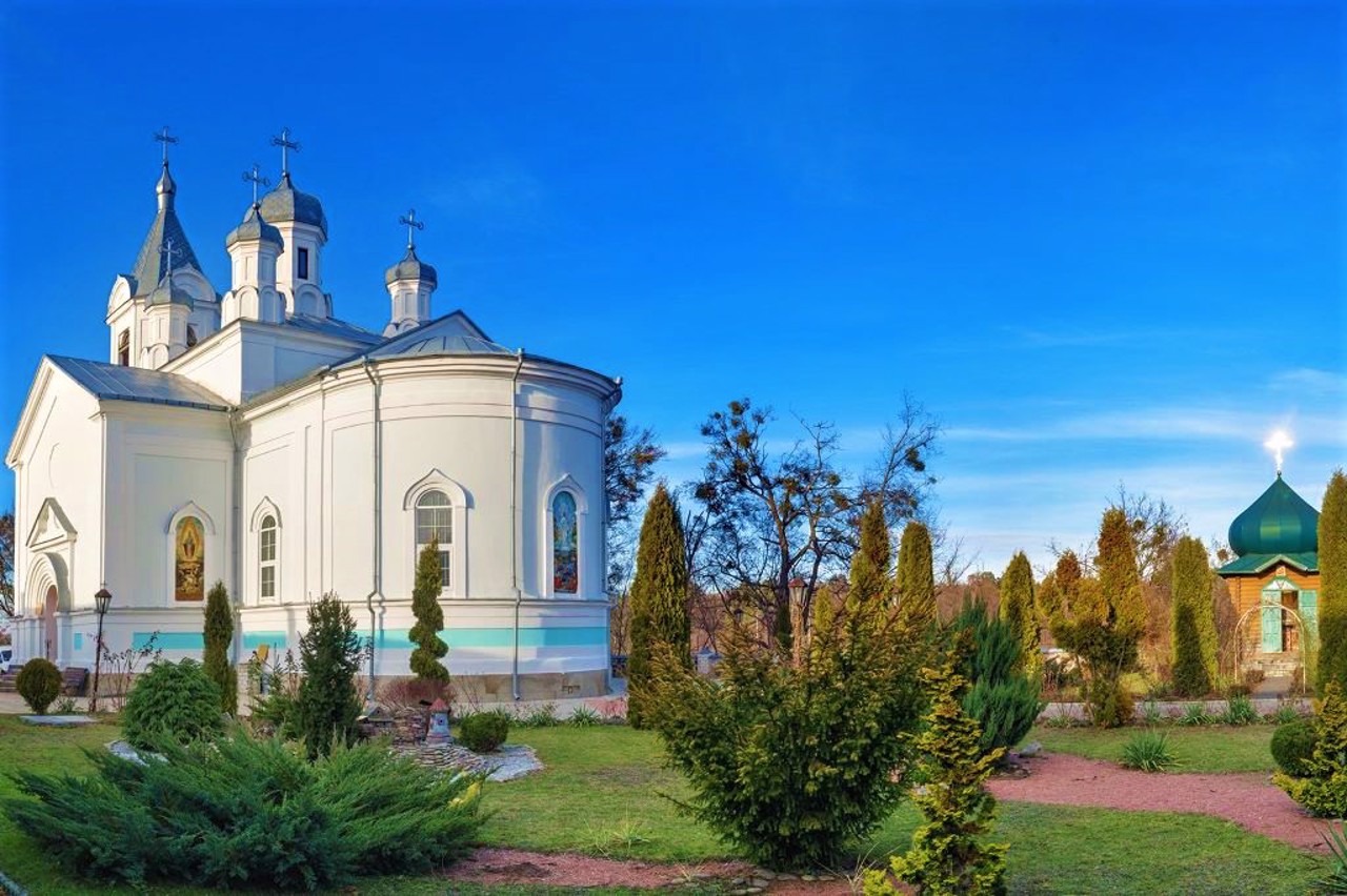 Тригірський монастир, Тригір'я