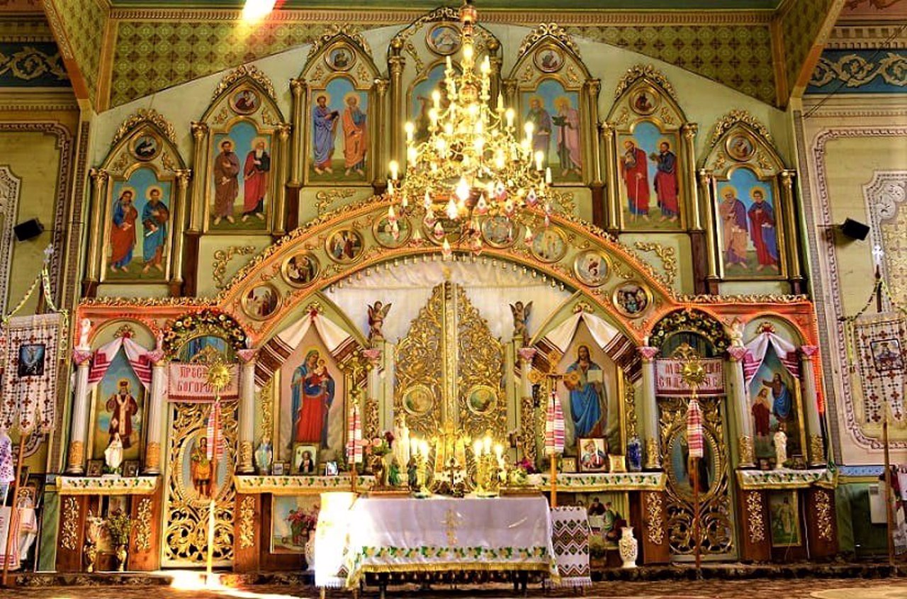 Успенська церква, Верховина