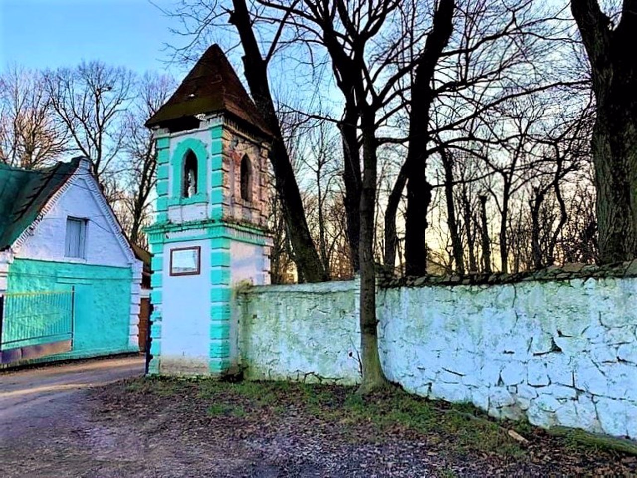 Садиба графа Гейдена, Сутиски
