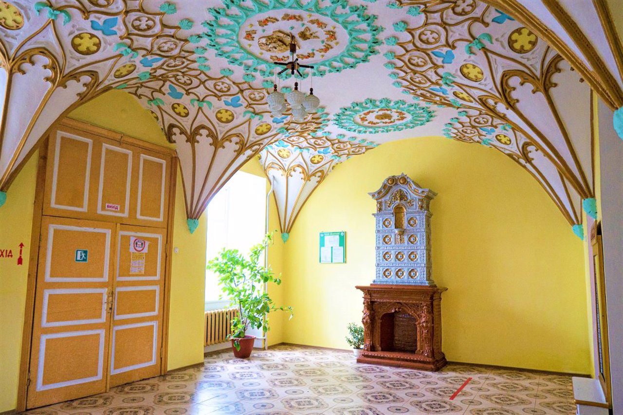 Vitoslavsky Palace, Cherniatyn