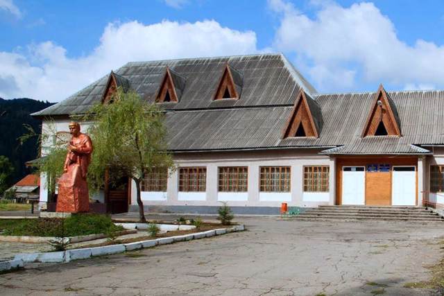 Музей історії та старожитностей Татарова, Татарів