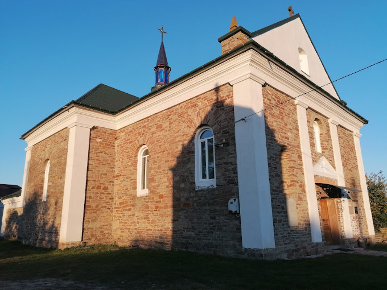 Церковь Святого Димитрия Мироточивого, Островец