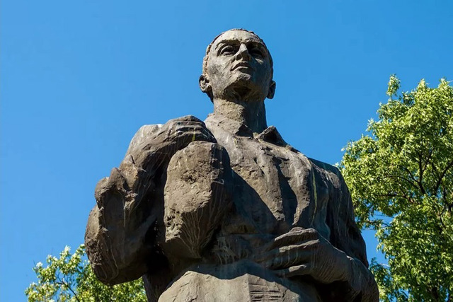 Пам'ятник Григорію Сковороді, Київ