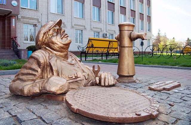 Пам'ятник сантехніку дяді Васі, Черкаси