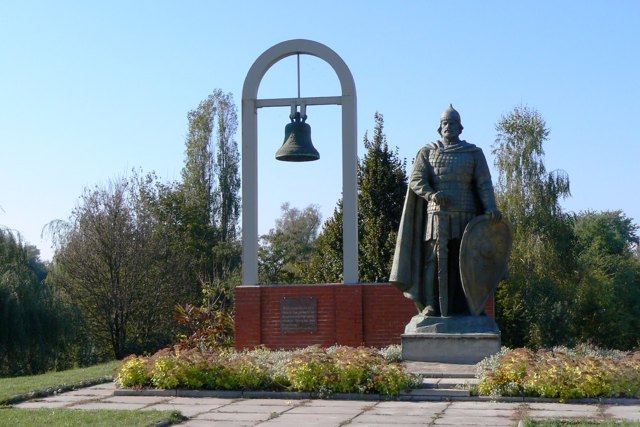 Національний історико-етнографічний заповідник "Переяслав",  пам'ятник князю Володимиру Глібовичу