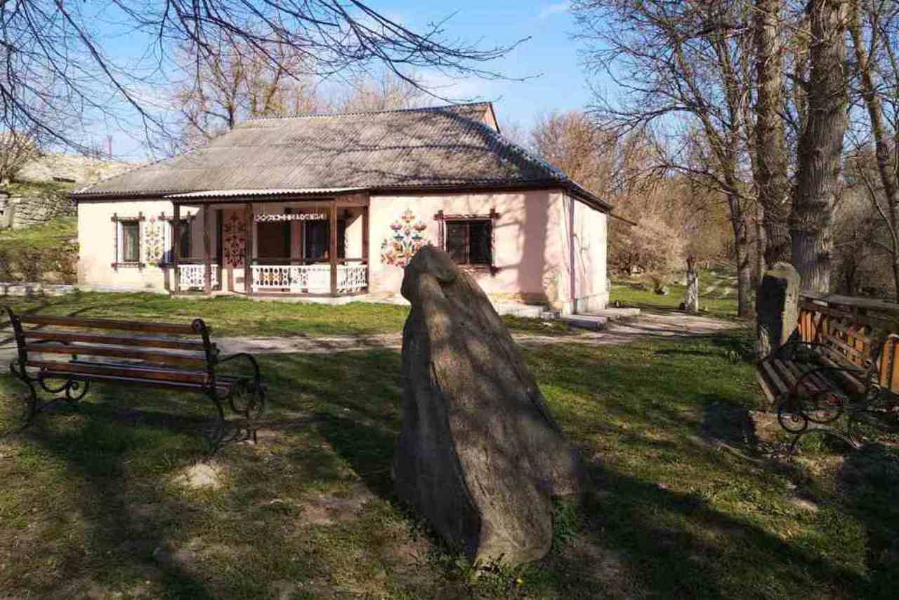 Art Museum, Busha