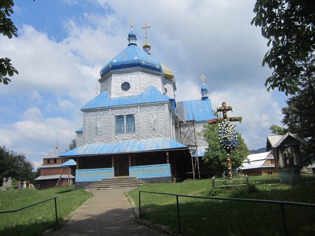 Церква Святих Апостолів Петра і Павла, Космач