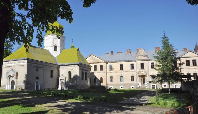 Лаврівський монастир Святого Онуфрія, Лаврів