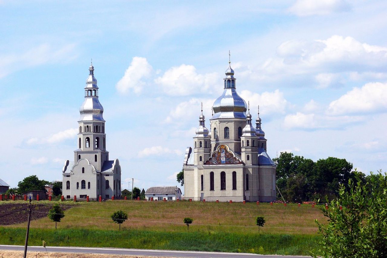 Церковь Владимира Великого, Зубра