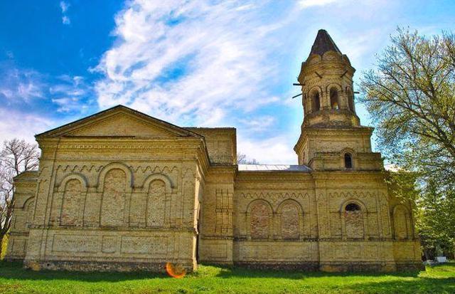 Свято-Покровська церква, Македони