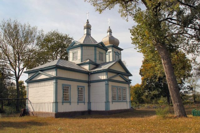 Свято-Михайлівська церква, Савинці