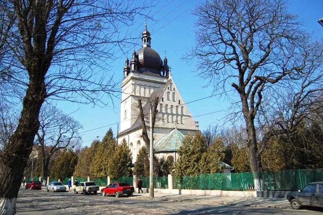 Церква Святої Параскеви П'ятниці на Підзамче, Львів