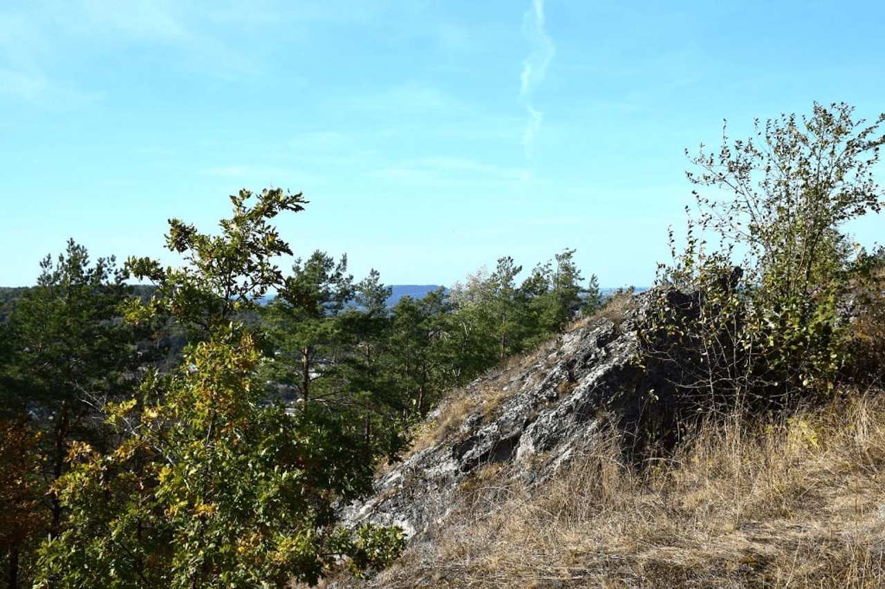 Maiden Rocks, Kremenets