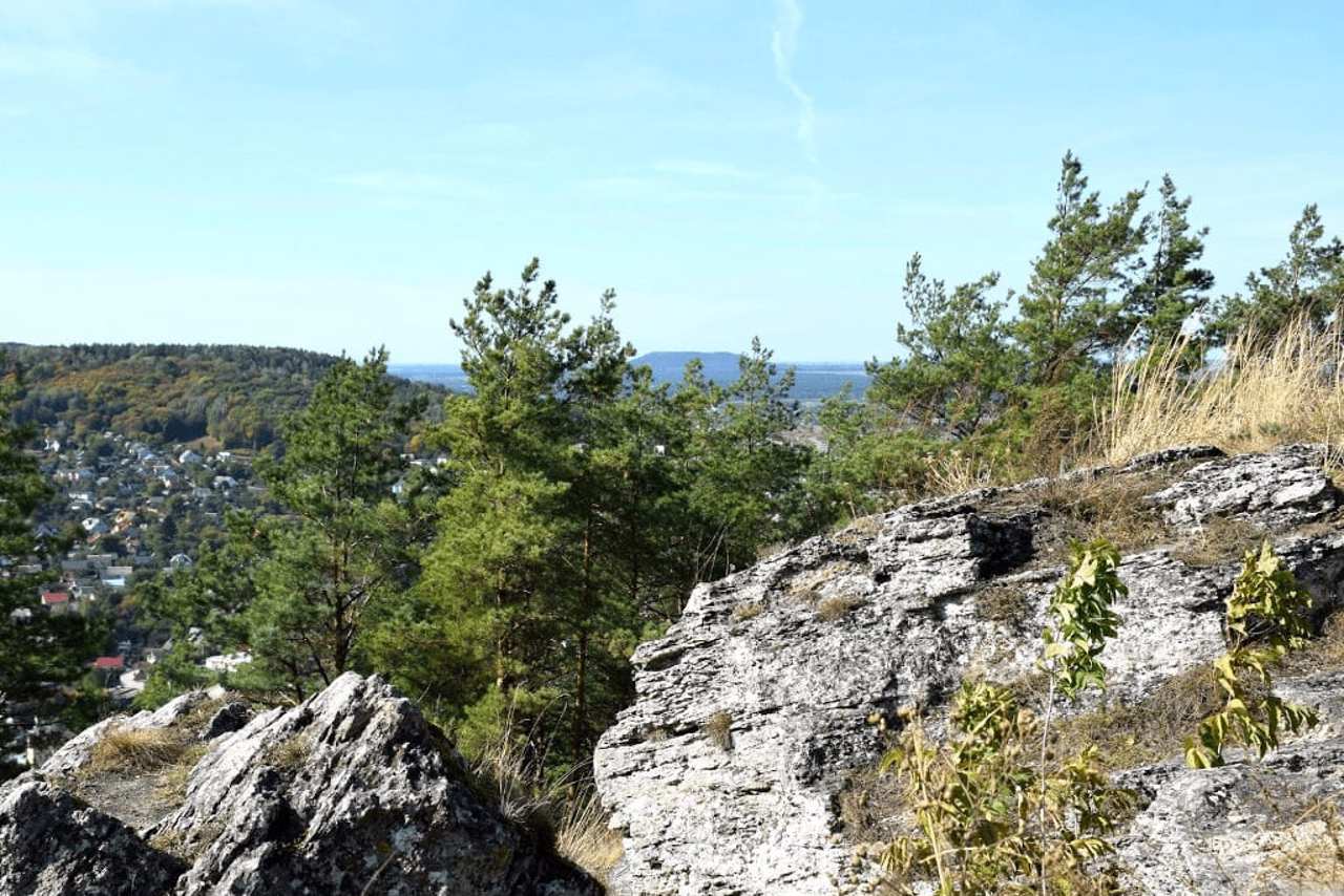 Maiden Rocks, Kremenets