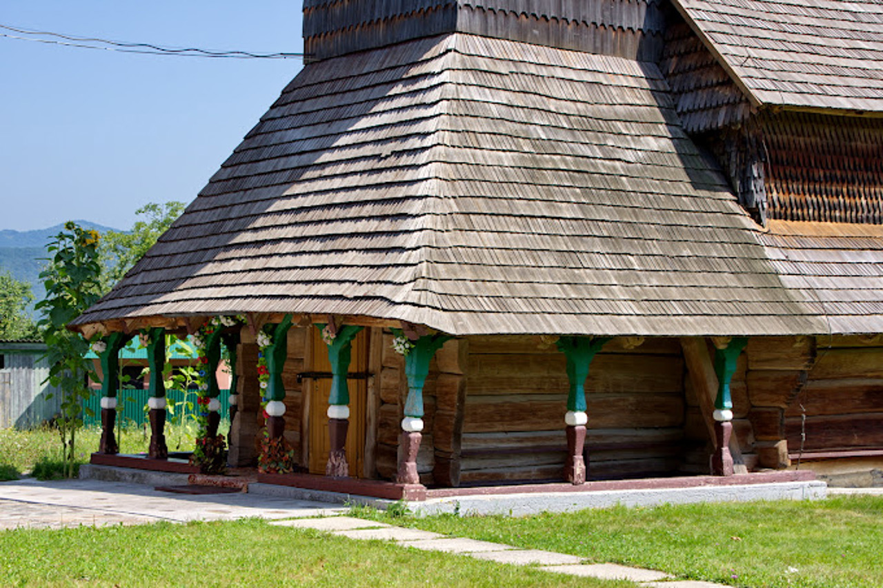 Церковь Архистратига Михаила, Свалява