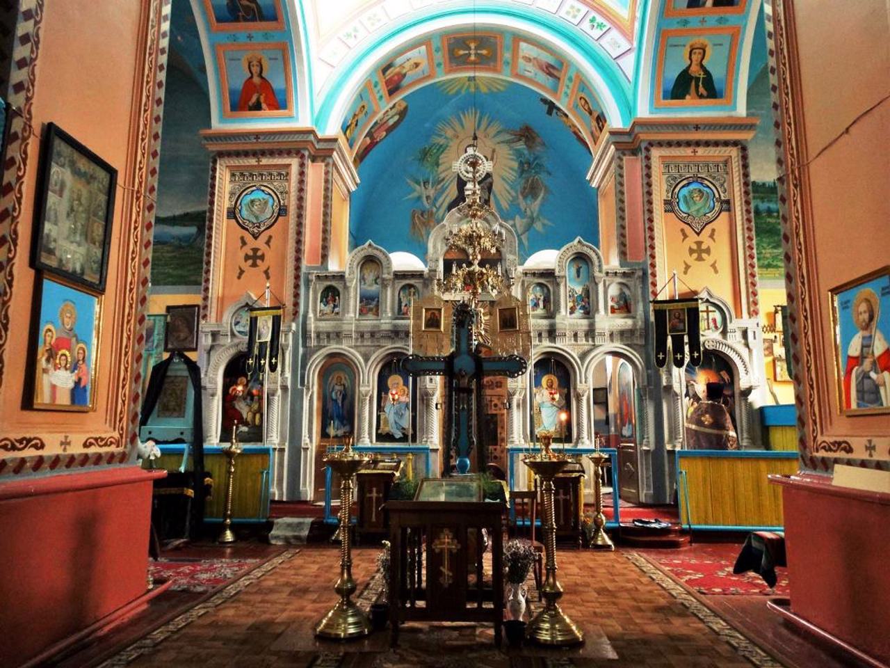 Свято-Миколаївська церква, Червоне