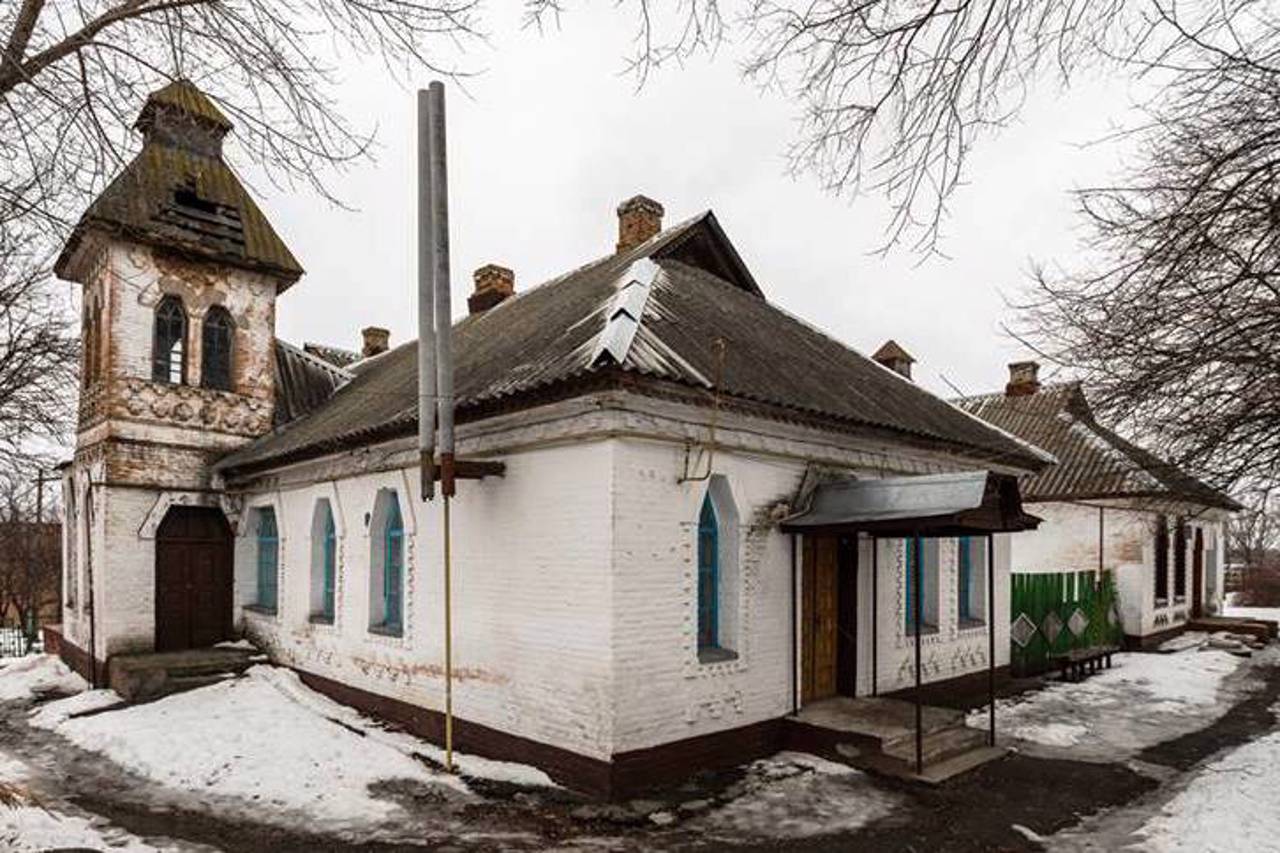 Zemska School, Chornukhy