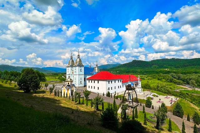 Василіянський монастир Святого Миколая, Малий Березний