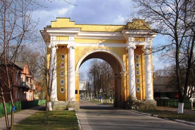 Тріумфальна арка, Новгород-Сіверський