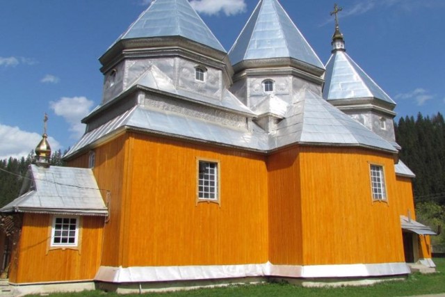 Свято-Миколаївська церква, Путила