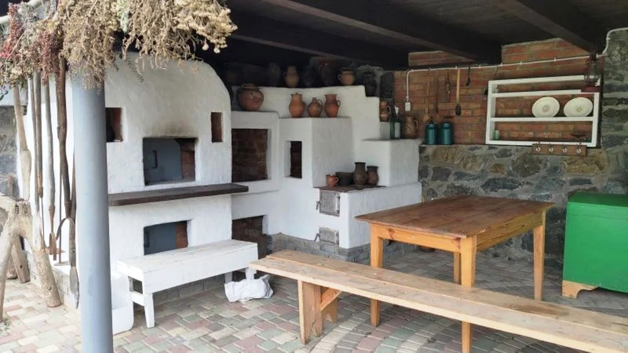 Усадьба-музей "Луговацкая Сечь", Луговая