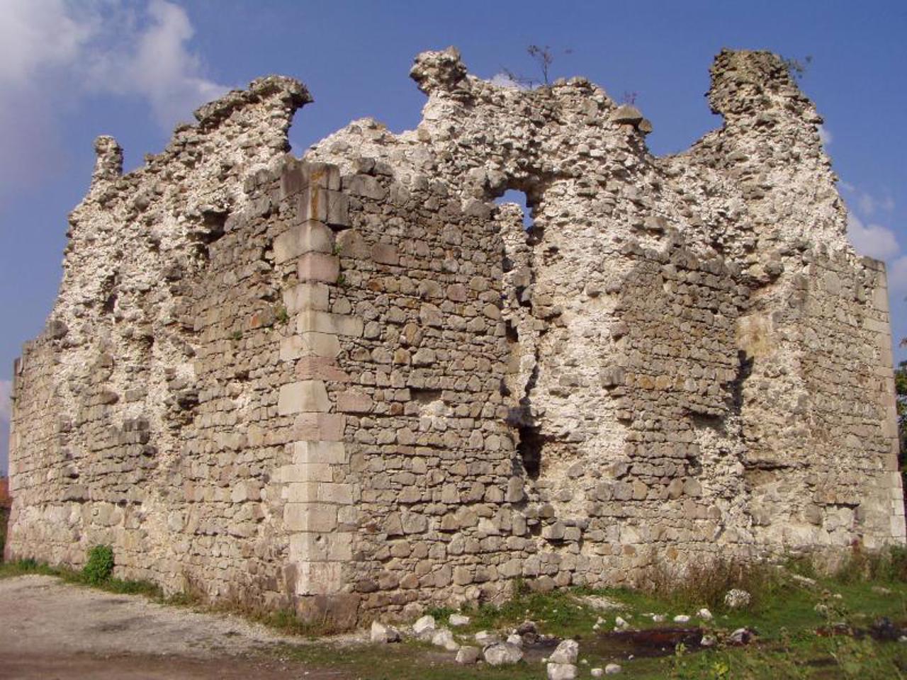 Serednyansky Castle, Serednie