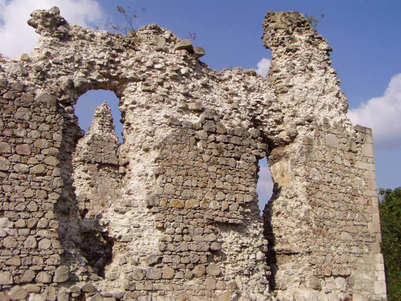 Serednyansky Castle, Serednie