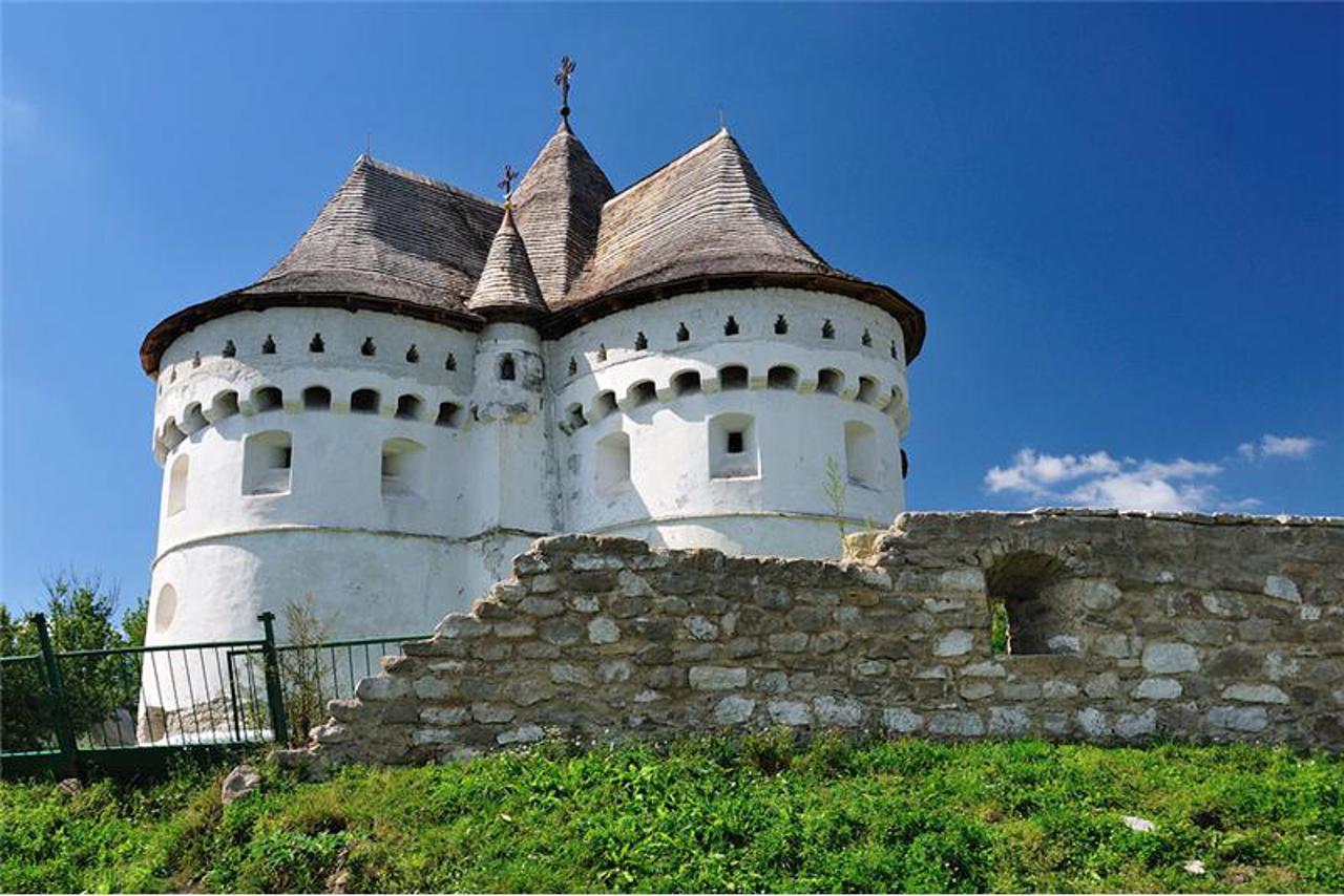 Покровська церква-фортеця, Сутківці