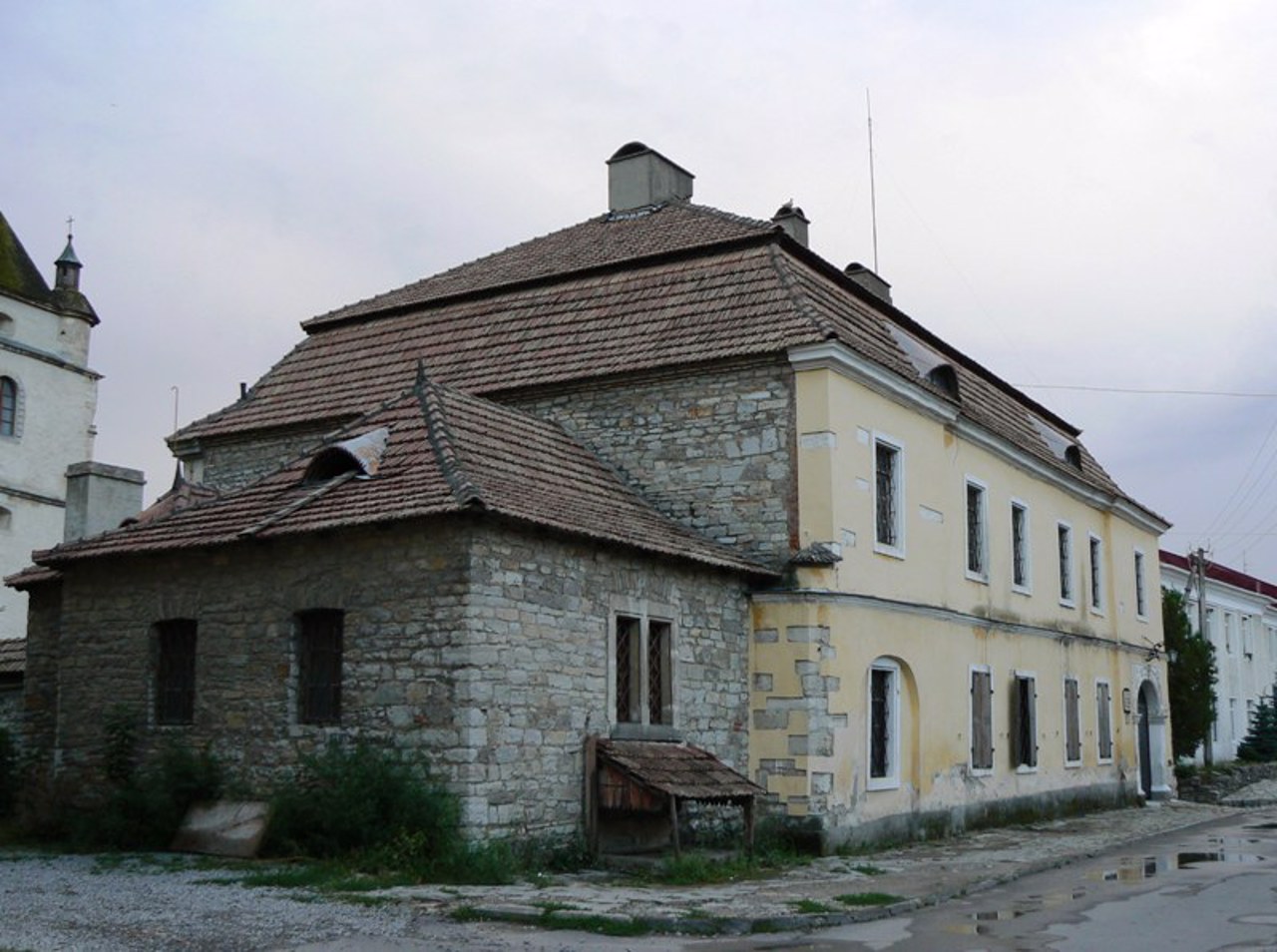 Antiquities Museum (Bishop's Palace), Kamyanets-Podilskyi