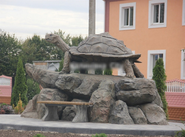 Пам'ятник черепасі у Черепашинцях